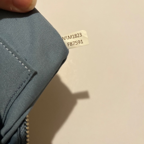 Authentic Coach Light Khaki & Baby Blue Signature Double Zip Spacious Wristlet - Picture 10 of 14